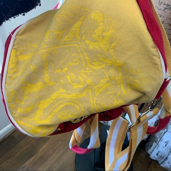 Universal Studios Wizarding World of Harry Potter Quidditch 07 Duffle Bag Red - Picture 7 of 13